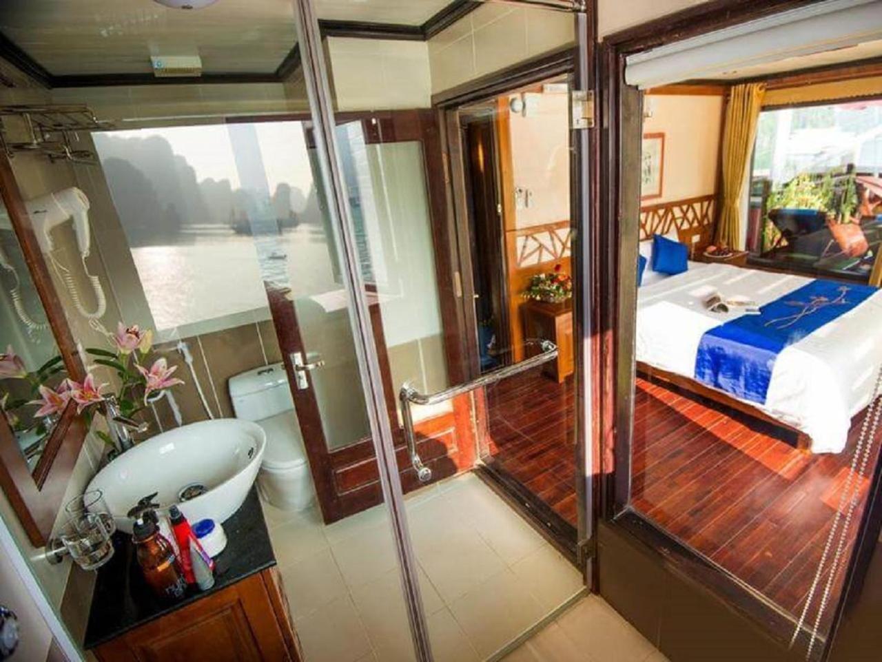 فندق Royal Cruise Halong Bay ها لونغ المظهر الخارجي الصورة